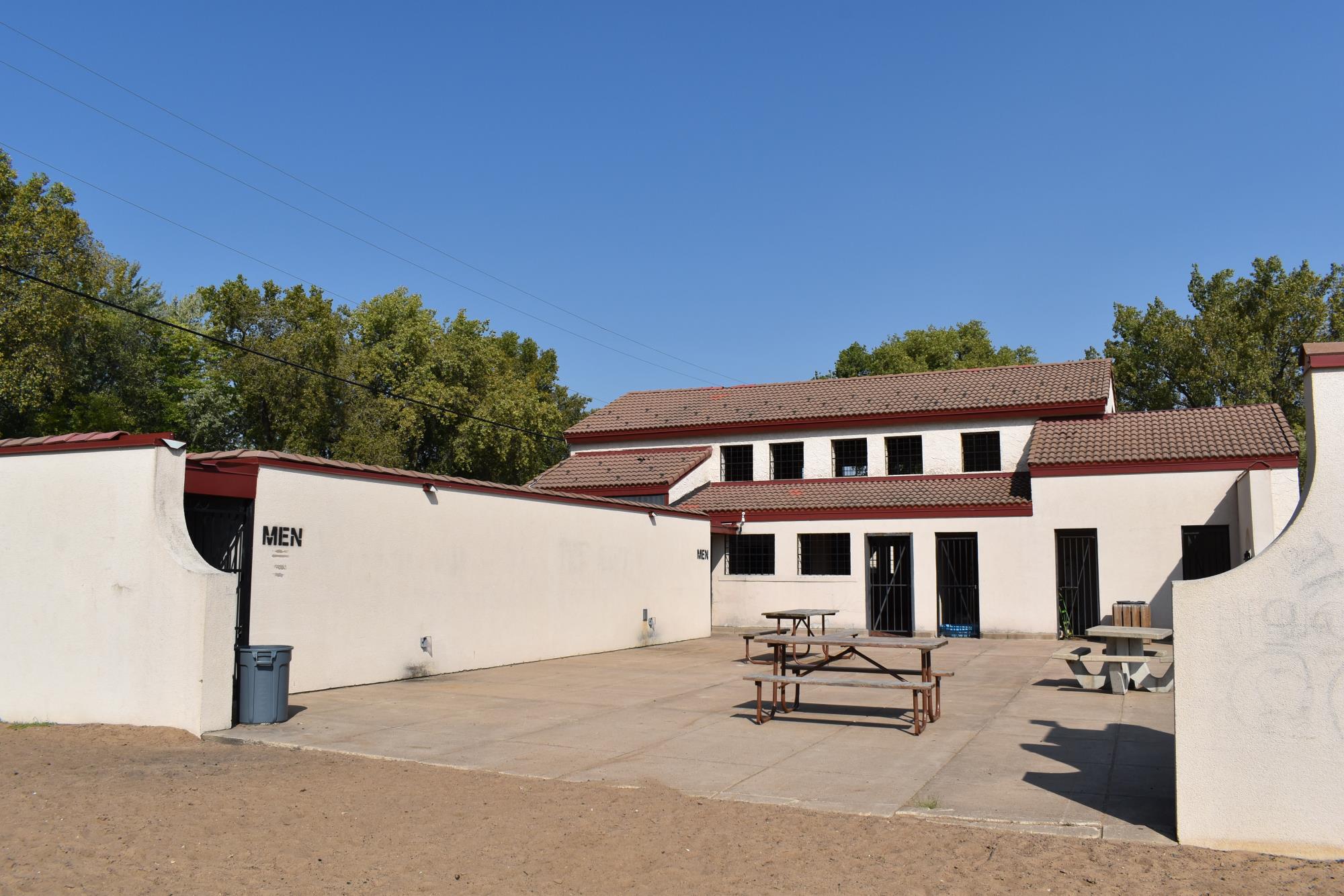 Pettibone Beach House South Plaza