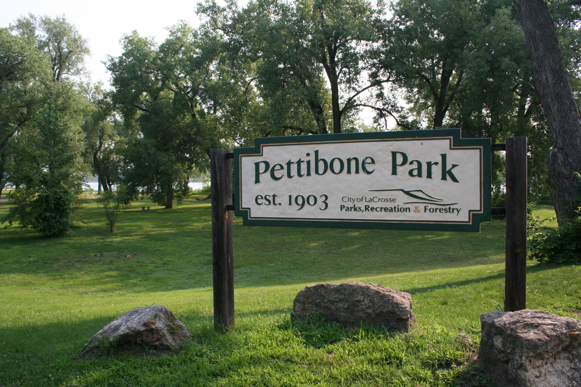 Pettibone Sign